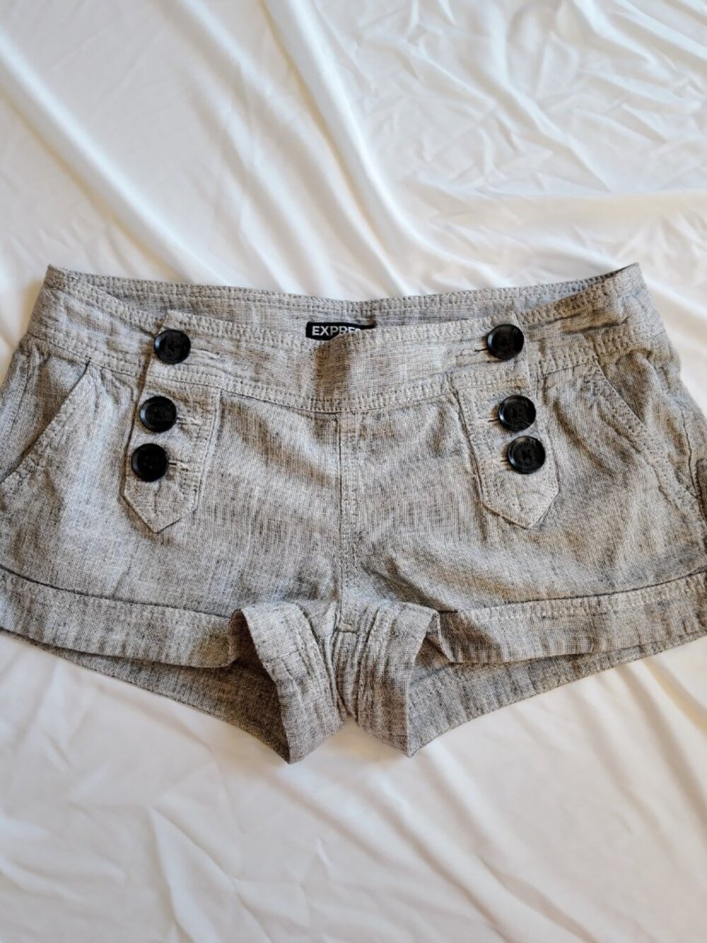 Express Shorts Size 2 Grey Sailor Button Low Rise Cuffed Tweed Textured Micro Mi
